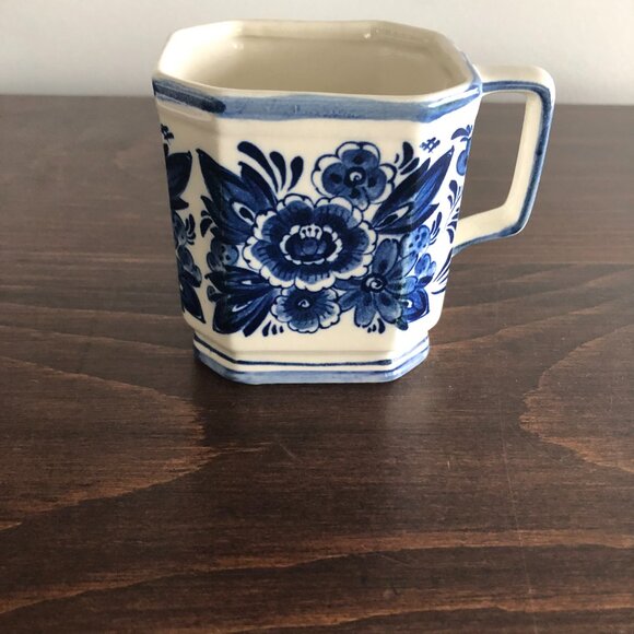 Royal Delft's Blauw Handwerk Japan Square Mug - Picture 5 of 5